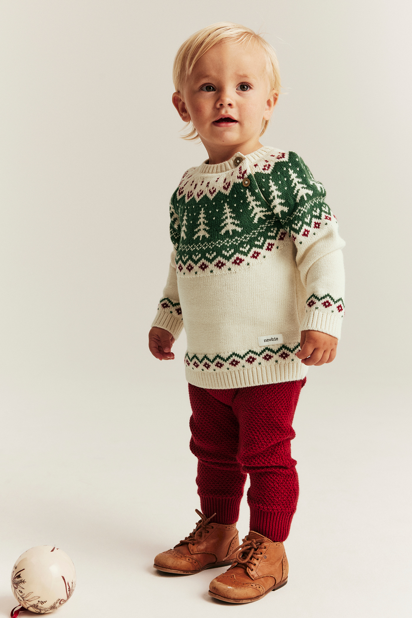 Knitted Christmas sweater with spruce trees | Off-white | Baby