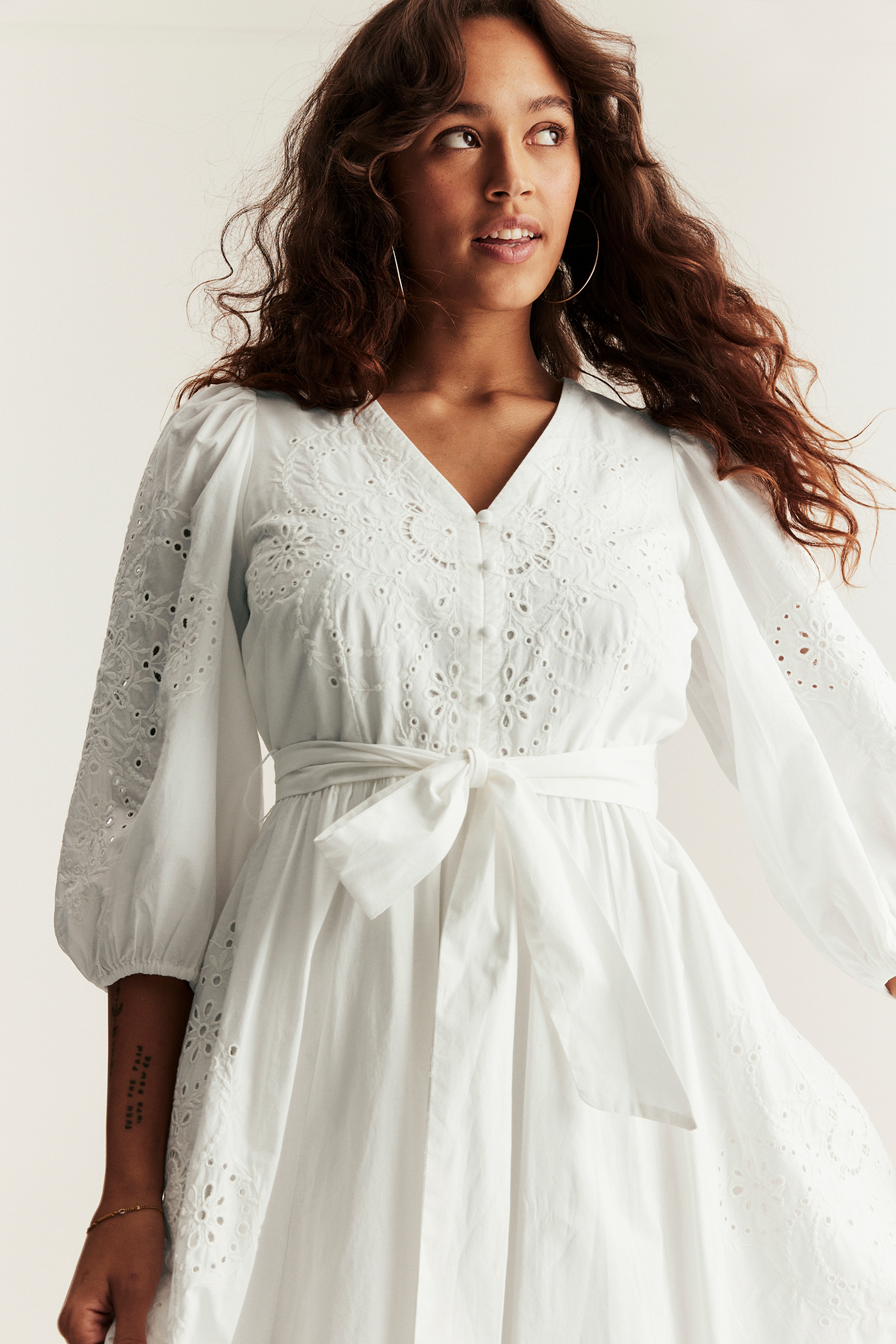 ワンピース Embroidery Cuffs Lace Sleeves Dress Embroidered dress from Newbie Woman | Off-white | Kids | Newbie