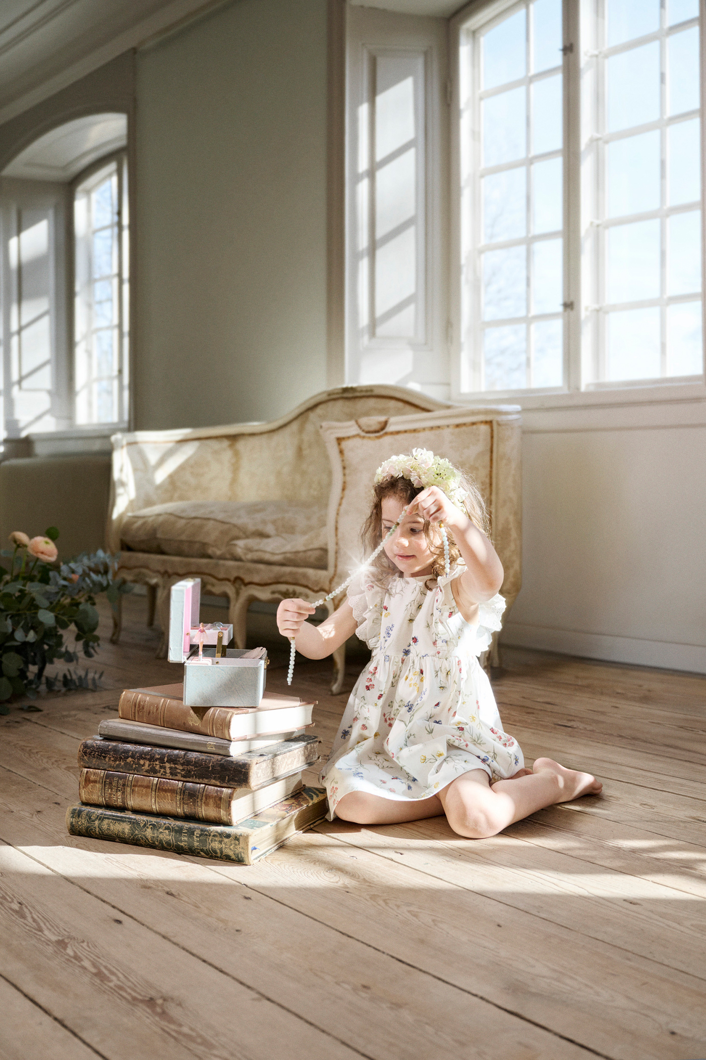 Jersey dress with frill | Off-white | Baby | Newbie