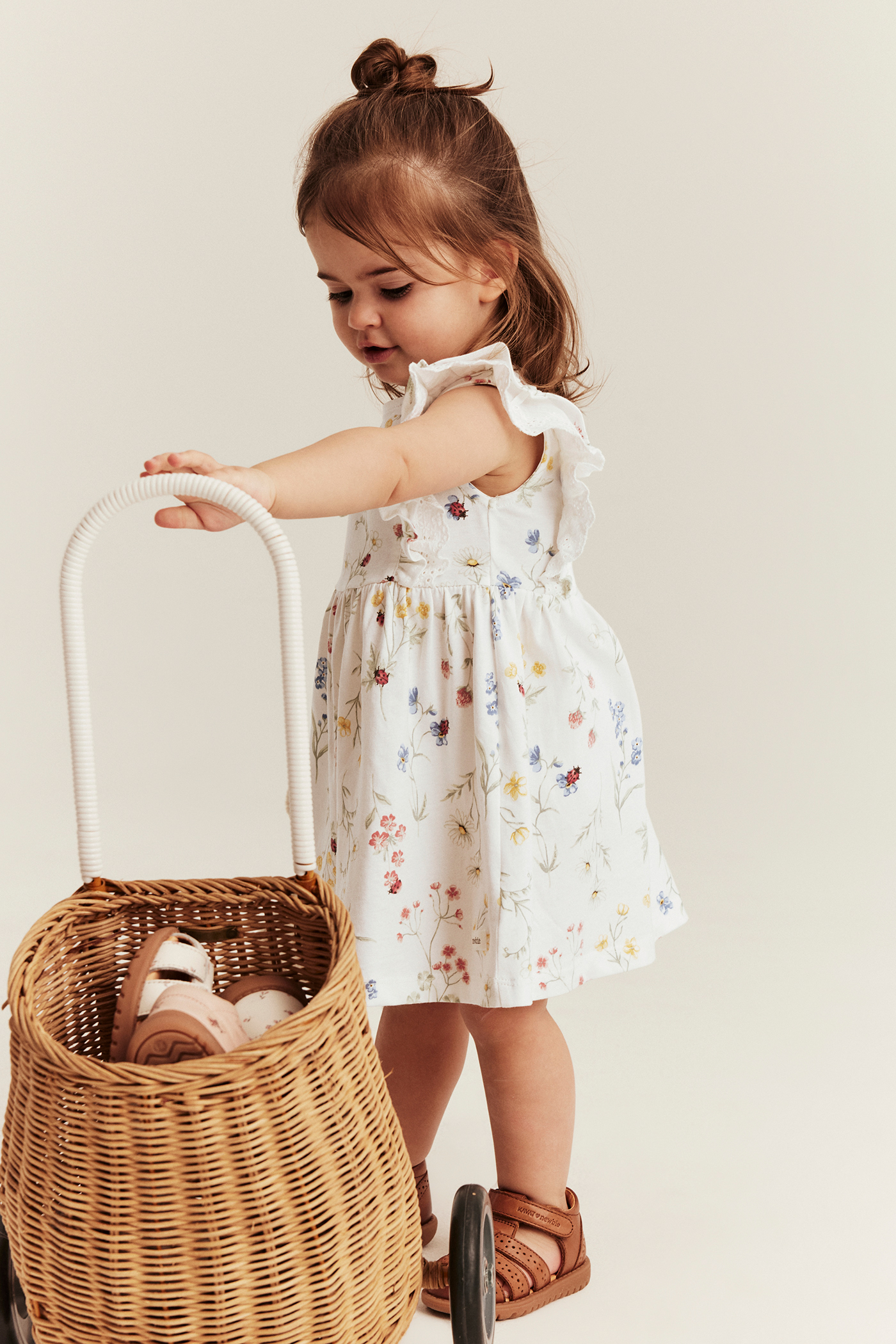 Jersey dress with frill | Off-white | Baby | Newbie
